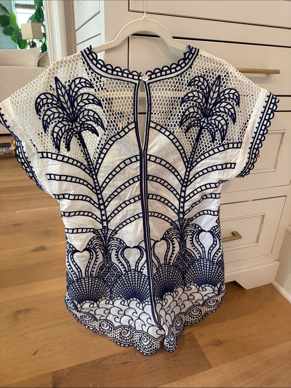 FARM Rio White Tunic with Navy Embroidered Palm Motif - Picture 2 of 6